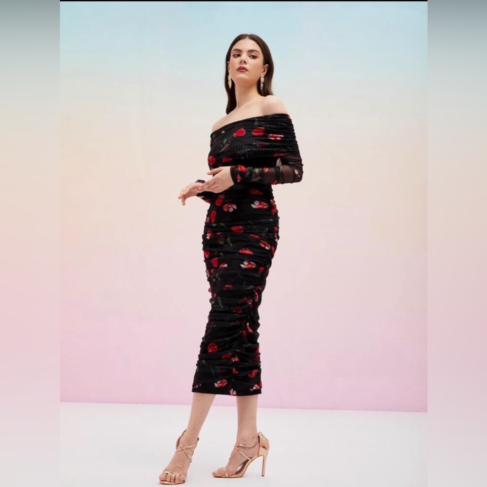 Elegant Black and Red Floral Off-Shoulder Dress - Picture 3 of 5